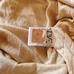 DIANE VON FURSTENBERG DRESSY SHORTS. SIZE 6